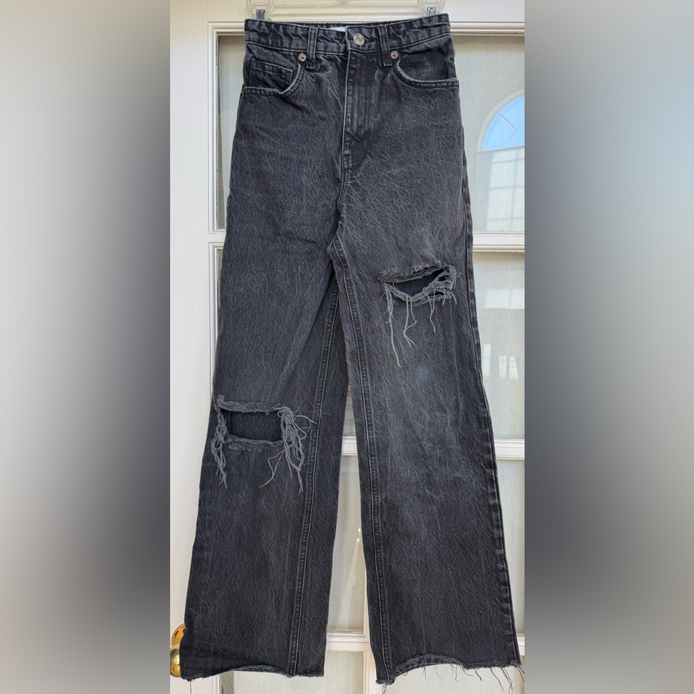 Zara womens gray Sz 2 straight leg ripped jeans